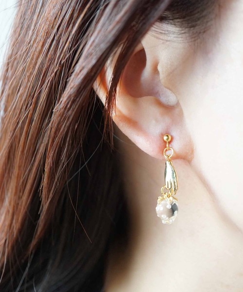 CERCA(チェルカ)の「jolie minette/もぎたて ミニ いちご狩り ピアス(ピアス(両耳用)・レディース・ブラック/ベージュ/ブラウン/クリア・FREE)」の4枚目の写真