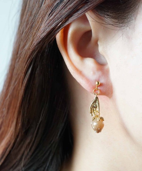 CERCA(チェルカ)の「jolie minette/もぎたて ミニ いちご狩り ピアス(ピアス(両耳用)・レディース・ブラック/ベージュ/ブラウン/クリア・FREE)」の12枚目の写真