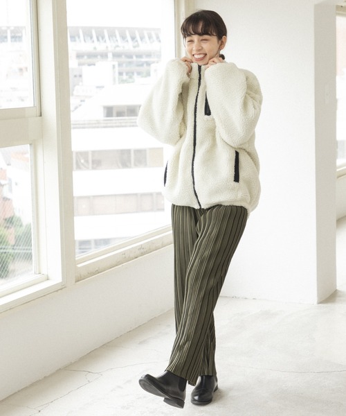 pairmanon（ペアマノン）の「【ママサイズ】ボリューム袖 ボア 長袖 ブルゾン ジャケット アウター（ブルゾン・レディース・モカ/スモークピンク/アイボリー/ライトピンク/グレイッシュベージュ・FREE）」の12枚目の写真