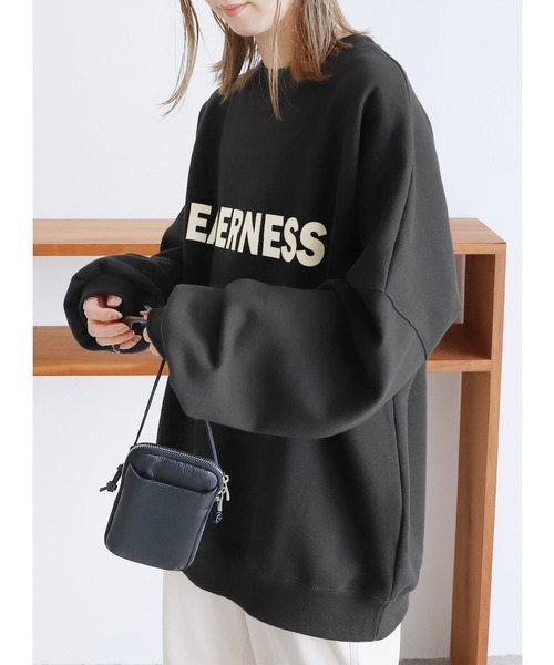 reca（レカ）の「即オシャレ見え！カレッジ風ロゴスウェット（スウェット・レディース・グリーン系/キナリ/チャコール/グリーン系その他7/ホワイト系その他7/ブラック系その他7/オートミール/ブラウン/レッド系その他/グレー系その他/ネイビー・FREE/フリー）」の4枚目の写真