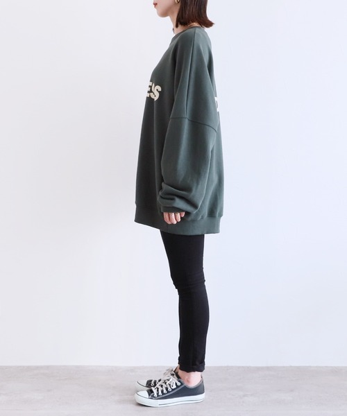 reca（レカ）の「即オシャレ見え！カレッジ風ロゴスウェット（スウェット・レディース・グリーン系/キナリ/チャコール/グリーン系その他7/ホワイト系その他7/ブラック系その他7/オートミール/ブラウン/レッド系その他/グレー系その他/ネイビー・FREE/フリー）」の20枚目の写真