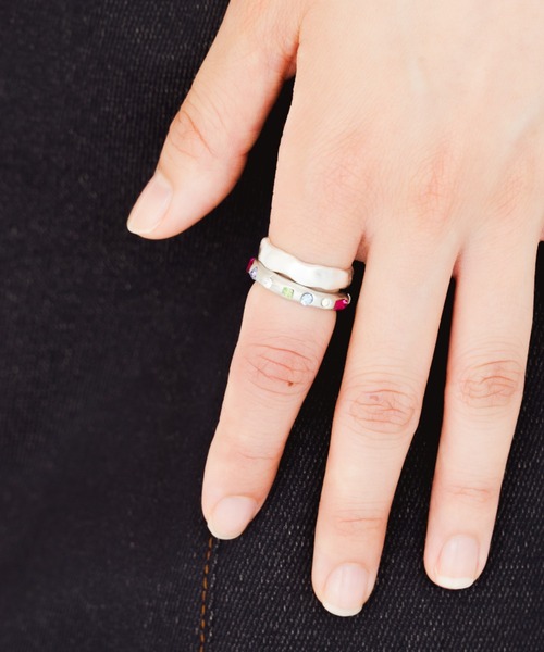 whim(ウィム)の「Distorted Mat Ring(リング・レディース・シルバー/ゴールド・FREE)」の6枚目の写真