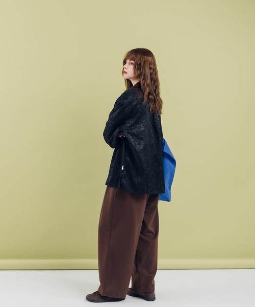 MUHET(ミュエータ)の「ジャガード開襟シャツ(シャツ/ブラウス・レディース・イエロー/ブラック・X-LARGE/MEDIUM)」の4枚目の写真