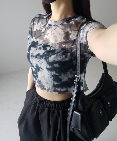 me+em select(ミームセレクト)の「【 選べる3color/2size 】ニュアンスタイダイシースルーショート丈トップス(Tシャツ/カットソー・レディース・グレー/ブラック/ブルー・SMALL/MEDIUM)」の4枚目の写真