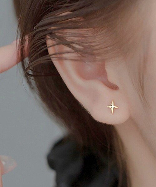 CERCA(チェルカ)の「SARINOHANA/SILVER925ピアス/シンプルスタッドピアス(ピアス(両耳用)・レディース・A/B/C/D・FREE)」の4枚目の写真