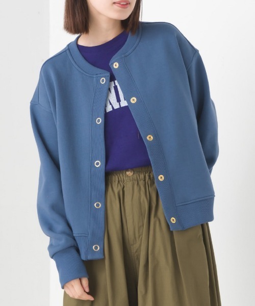 OMNES(オムネス)の「裏起毛クルーネックカーディガン(カーディガン/ボレロ・レディース・アイボリー/ブルーグレー/カーキ/チャコールグレー・FREE)」の3枚目の写真