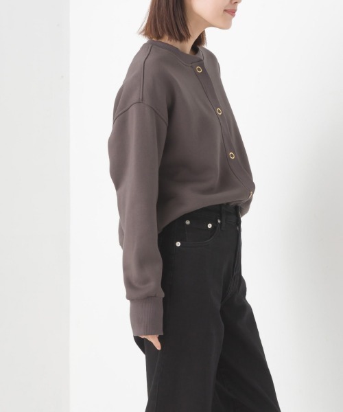 OMNES(オムネス)の「裏起毛クルーネックカーディガン(カーディガン/ボレロ・レディース・アイボリー/ブルーグレー/カーキ/チャコールグレー・FREE)」の11枚目の写真