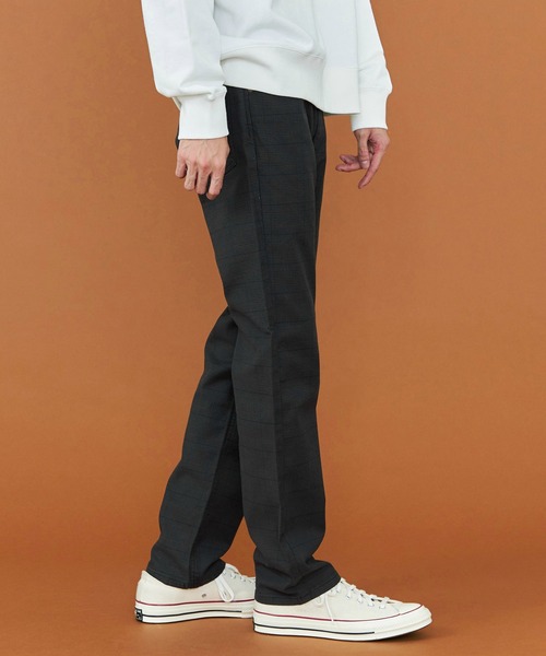 Lee(リー)の「Wrangler/ラングラー 裏起毛で暖かい! WRANGLER ラングラー あったかレギュラーストレートデニムパンツ カラーパンツ /グレンチェック【暖】(デニムパンツ・メンズ・チェック/グレー/ベージュ/オリーブ/ブラック/ブラウン/インディゴブルー/ブルー・MEDIUM/LARGE/SMALL/X-LARGE)」の19枚目の写真