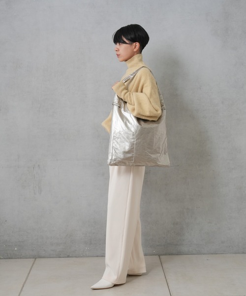 Actually（アクチュアリー）の「2WAY フェイクレザー ワンショルダートート（トートバッグ・レディース・ゴールド/ブラック・フリー）」の13枚目の写真