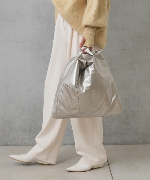 Actually（アクチュアリー）の「2WAY フェイクレザー ワンショルダートート（トートバッグ・レディース・ゴールド/ブラック・フリー）」の12枚目の写真