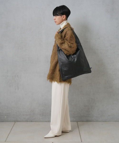 Actually（アクチュアリー）の「2WAY フェイクレザー ワンショルダートート（トートバッグ・レディース・ゴールド/ブラック・フリー）」の5枚目の写真