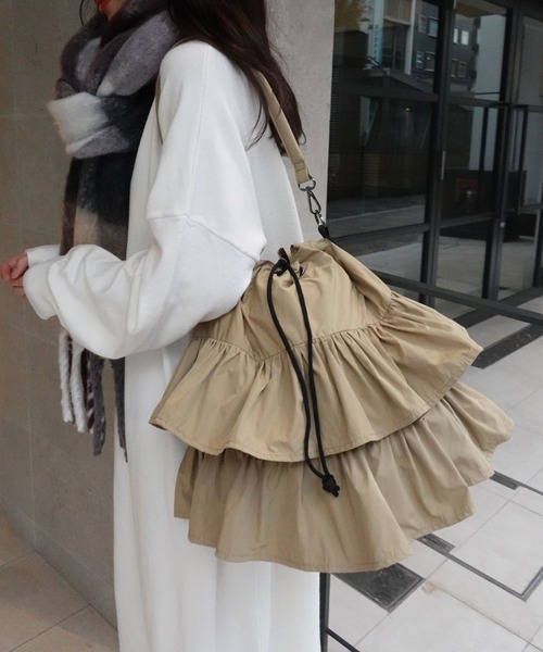 CORNERS(コーナーズ)の「2wayキャンバスフリルショルダーバッグ(ショルダーバッグ・レディース・ブラック/ベージュ/カーキ/アイボリー・FREE)」の15枚目の写真