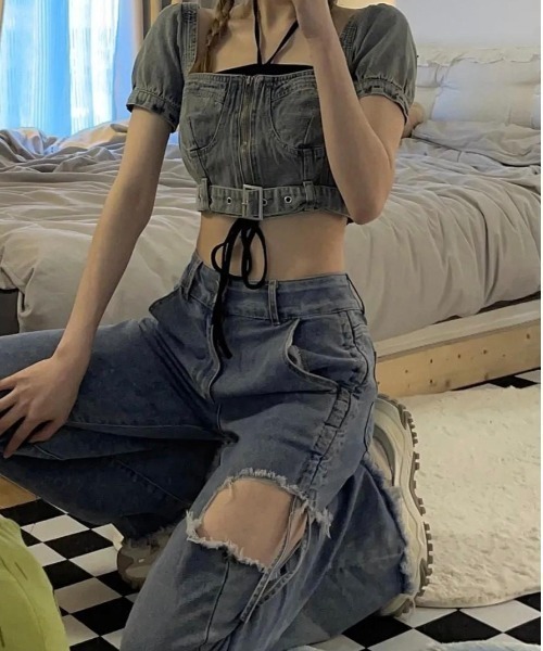 VIBGYOR(ヴィブジョー)の「【バーレスク】カットアウトフレアデニムパンツ(BQ)(デニムパンツ・レディース・ブルー・MEDIUM/LARGE)」の2枚目の写真