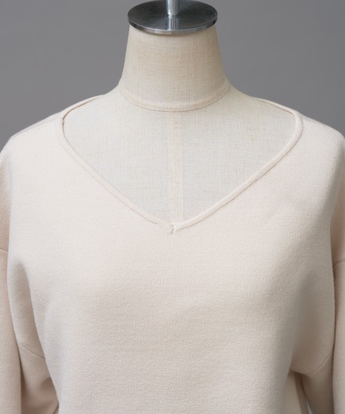 one after another NICE CLAUP(ワンアフターアナザーナイスクラップ)の「前後2WAY/袖ボタンワンポイントニット(ニット/セーター・レディース・チャコールグレー/イエロー/ベージュ/アイボリー・FREE)」の16枚目の写真