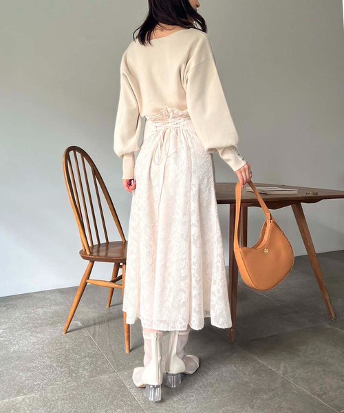 one after another NICE CLAUP(ワンアフターアナザーナイスクラップ)の「前後2WAY/袖ボタンワンポイントニット(ニット/セーター・レディース・チャコールグレー/イエロー/ベージュ/アイボリー・FREE)」の9枚目の写真