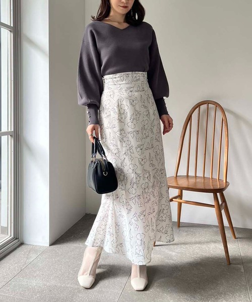 one after another NICE CLAUP(ワンアフターアナザーナイスクラップ)の「前後2WAY/袖ボタンワンポイントニット(ニット/セーター・レディース・チャコールグレー/イエロー/ベージュ/アイボリー・FREE)」の12枚目の写真