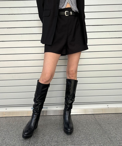 ENVYM(アンビー)の「ハイウェストショートパンツ(その他パンツ・レディース・ブラック/ピンク・SMALL/MEDIUM)」の3枚目の写真