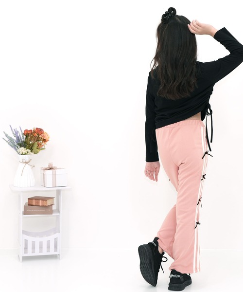 Bee des Bee(ビーデスビー)の「ラインリボンフレアパンツ(スウェットパンツ・キッズ・ピンク/ブラック・110cm/120cm/130cm/140cm/150cm)」の6枚目の写真