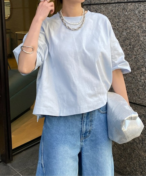 DouDou(ドゥドゥ)の「【WEB限定】サスティナブルコットンショート丈ビッグTEE(Tシャツ/カットソー・レディース・チャコールグレー/ベージュ/サックスブルー/オフホワイト/イエロー・FREE)」の4枚目の写真