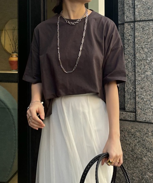 DouDou(ドゥドゥ)の「【WEB限定】サスティナブルコットンショート丈ビッグTEE(Tシャツ/カットソー・レディース・チャコールグレー/ベージュ/サックスブルー/オフホワイト/イエロー・FREE)」の2枚目の写真