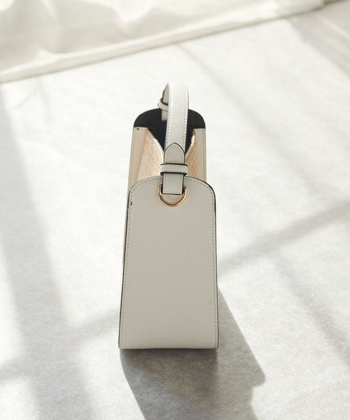 un dix cors（アンディコール）の「レザーハンドルコンビバッグ（ショルダーバッグ・レディース・ブラック/ホワイト・FREE）」の5枚目の写真