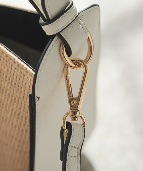 un dix cors（アンディコール）の「レザーハンドルコンビバッグ（ショルダーバッグ・レディース・ブラック/ホワイト・FREE）」の6枚目の写真