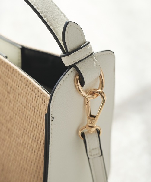 un dix cors（アンディコール）の「レザーハンドルコンビバッグ（ショルダーバッグ・レディース・ブラック/ホワイト・FREE）」の7枚目の写真