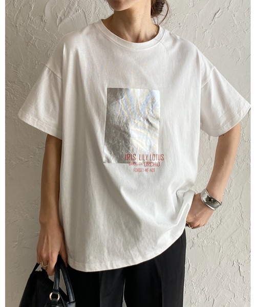 MOMENTEL アートプリント 半袖Tシャツ 大特価】2色展開 フロントプリント フェイスプリント モダン