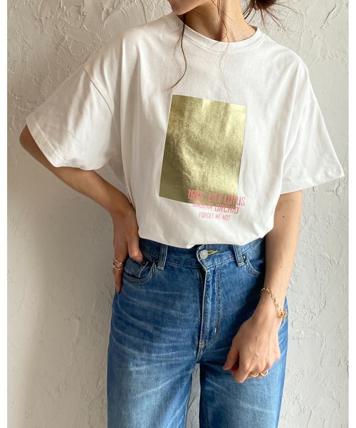 She's Closet（シーズクローゼット）の「オーバーサイズロゴフォトプリント半袖メタリック箔プリントTシャツ（Tシャツ/カットソー・レディース・スミクロ/ホワイト系その他/ホワイト系その他2/ホワイト×シルバー/ホワイト×ゴールド/ブラック系その他・FREE）」の10枚目の写真