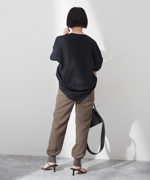 journal standard L'essage(ジャーナルスタンダードレサージュ)の「60/3 ドルマンプルオーバー(Tシャツ/カットソー・レディース・ブラック/ホワイト/ベージュ・FREE)」の6枚目の写真