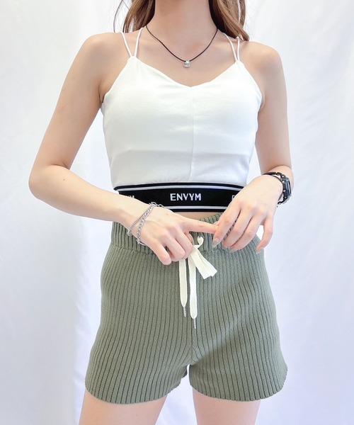 ENVYM（アンビー）の「ナローストラップキャミⅡ（キャミソール・レディース・ホワイト/ブラック・FREE）」の3枚目の写真