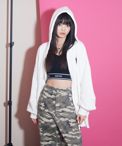 ENVYM（アンビー）の「ナローストラップキャミⅡ（キャミソール・レディース・ホワイト/ブラック・FREE）」の18枚目の写真