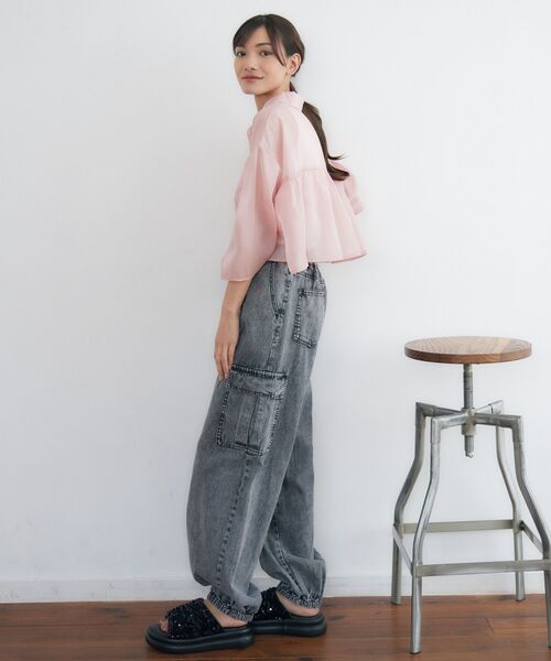 RETRO GIRL（レトロガール）の「Bギャザー袖シャーリングSH（シャツ/ブラウス・レディース・ピンク/ブルー/オフホワイト・FREE）」の14枚目の写真