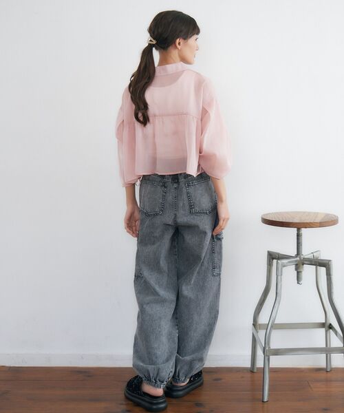 RETRO GIRL（レトロガール）の「Bギャザー袖シャーリングSH（シャツ/ブラウス・レディース・ピンク/ブルー/オフホワイト・FREE）」の15枚目の写真