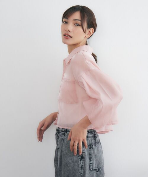 RETRO GIRL（レトロガール）の「Bギャザー袖シャーリングSH（シャツ/ブラウス・レディース・ピンク/ブルー/オフホワイト・FREE）」の18枚目の写真