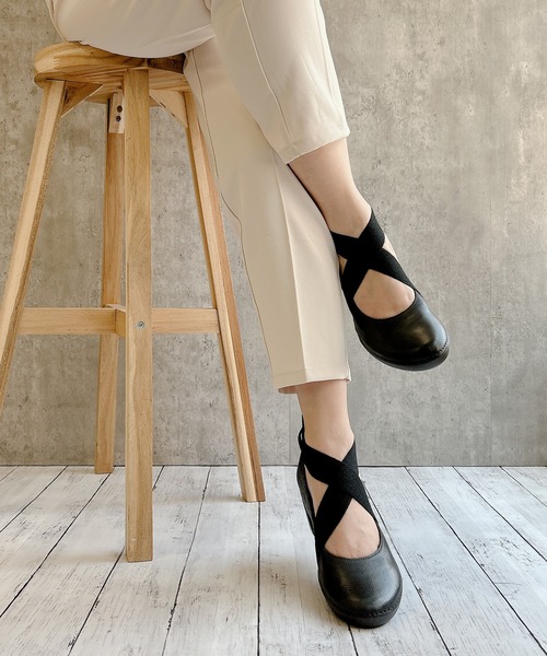 Noubel Voug Relax（ヌーベルヴォーグリラックス）の「クロスベルトデザイン コンフォート ウエッジソール パンプス（パンプス・レディース・ブルー/ブラウン/レッド/ブラック・22.5cm/23cm/23.5cm/24cm/24.5cm）」の21枚目の写真