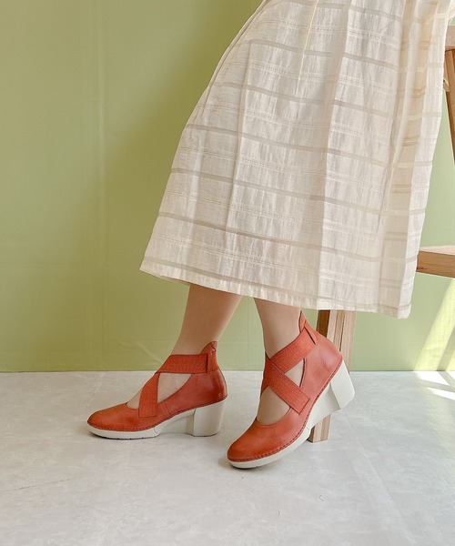 Noubel Voug Relax（ヌーベルヴォーグリラックス）の「クロスベルトデザイン コンフォート ウエッジソール パンプス（パンプス・レディース・ブルー/ブラウン/レッド/ブラック・22.5cm/23cm/23.5cm/24cm/24.5cm）」の16枚目の写真
