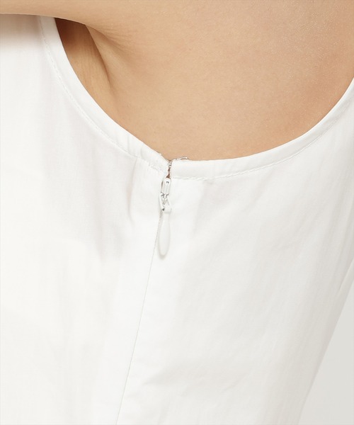 REDYAZEL(レディアゼル)の「リボンディティールロングワンピース(ワンピース・レディース・オフホワイト/サックスブルー/ブラック・SMALL/MEDIUM)」の7枚目の写真