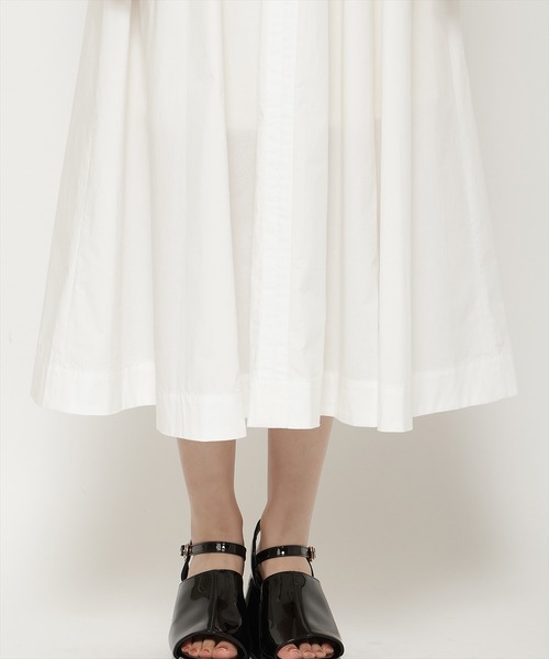 REDYAZEL(レディアゼル)の「リボンディティールロングワンピース(ワンピース・レディース・オフホワイト/サックスブルー/ブラック・SMALL/MEDIUM)」の6枚目の写真