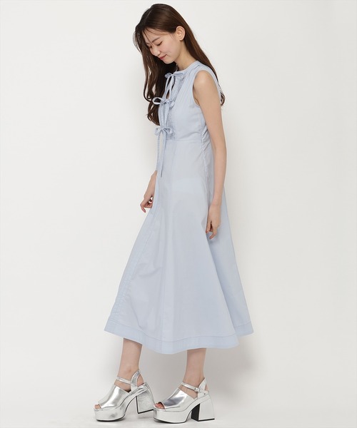 REDYAZEL(レディアゼル)の「リボンディティールロングワンピース(ワンピース・レディース・オフホワイト/サックスブルー/ブラック・SMALL/MEDIUM)」の17枚目の写真