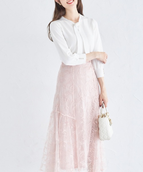 tocco closet(トッコ クローゼット)の「袖口飾り釦付きボウタイニットプルオーバー(ニット/セーター・レディース・ブラック/オフホワイト/ピンク・M)」の5枚目の写真