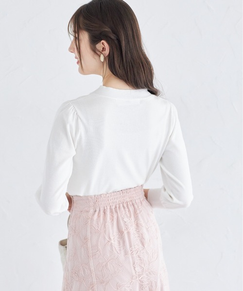 tocco closet(トッコ クローゼット)の「袖口飾り釦付きボウタイニットプルオーバー(ニット/セーター・レディース・ブラック/オフホワイト/ピンク・M)」の6枚目の写真