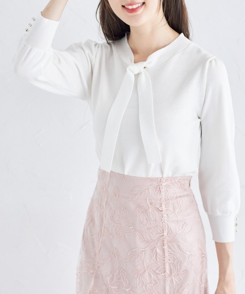 tocco closet(トッコ クローゼット)の「袖口飾り釦付きボウタイニットプルオーバー(ニット/セーター・レディース・ブラック/オフホワイト/ピンク・M)」の7枚目の写真