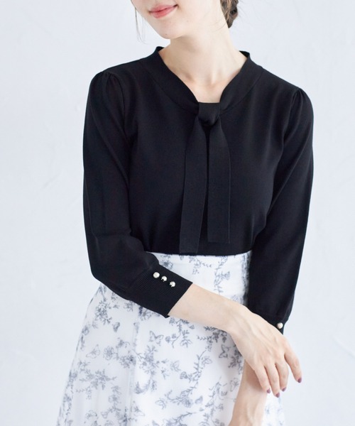 tocco closet(トッコ クローゼット)の「袖口飾り釦付きボウタイニットプルオーバー(ニット/セーター・レディース・ブラック/オフホワイト/ピンク・M)」の12枚目の写真