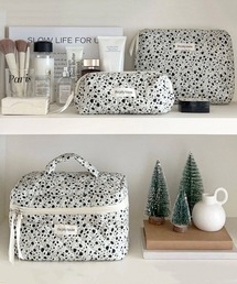 Pochi Pouch（ポチポーチ）の「Pochi Pouch/【３サイズ展開】花柄 キルティング マルチ ポーチ（ポーチ）」