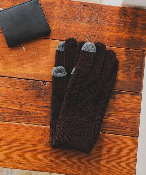 BEAMS(ビームス)の「ケーブルニット グローブ(タッチパネル対応)(手袋・メンズ・ネイビー/ブラック/ブラウン・ONE SIZE)」の1枚目の写真