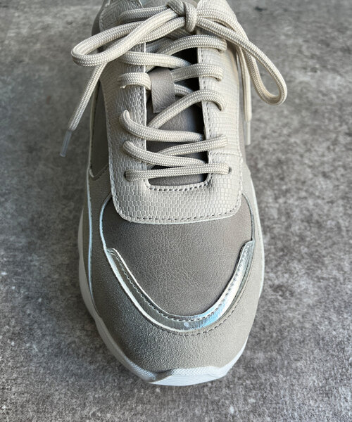 Chez toi（シェトワ）の「【超軽量】異素材スニーカー（スニーカー・レディース・オフホワイト/グレー/ベージュ・35/37/39）」の12枚目の写真