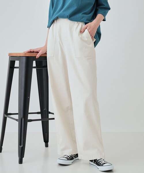 SHOO・LA・RUE（シューラルー）の「【洗える】程よいワイドシルエットですっきりと コットンベイカーパンツ（その他パンツ・レディース・オフホワイト/カーキ/ベージュ・02/03/04）」の2枚目の写真
