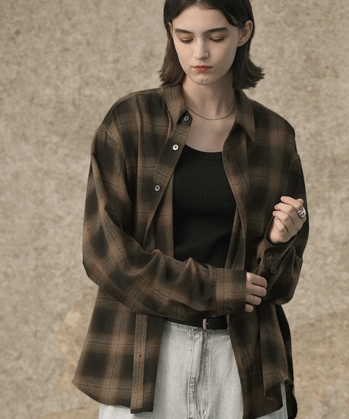 EMMA CLOTHES(エマクローズ)の「ビエラ起毛ルーズスリーブワイドシャツ(シャツ/ブラウス・メンズ・オフホワイト/ナチュラル/ブラウン系/ダークグレー/ブラック系・L/M)」の4枚目の写真
