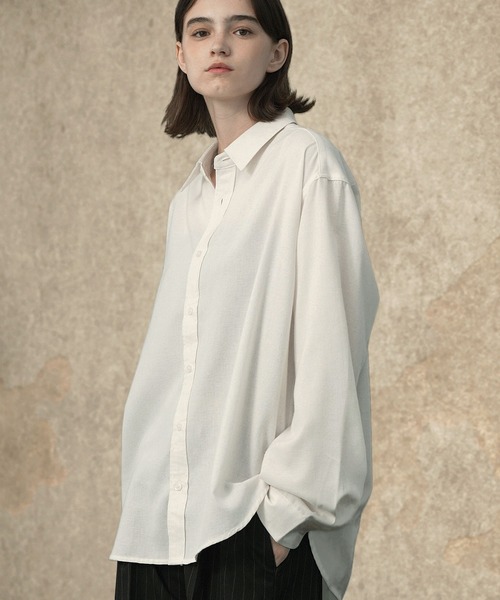 EMMA CLOTHES(エマクローズ)の「ビエラ起毛ルーズスリーブワイドシャツ(シャツ/ブラウス・メンズ・オフホワイト/ナチュラル/ブラウン系/ダークグレー/ブラック系・L/M)」の2枚目の写真